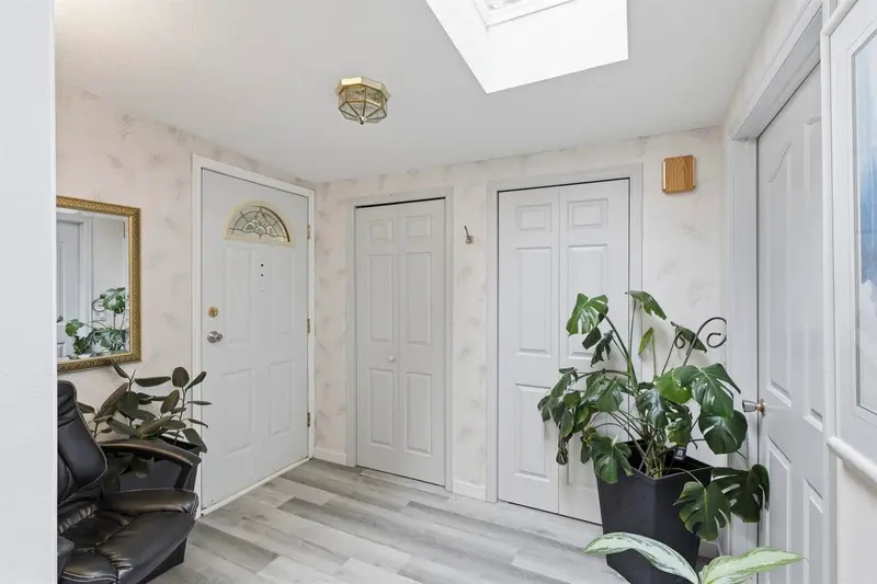 6 9080 198 STREET - photo 4 of 19