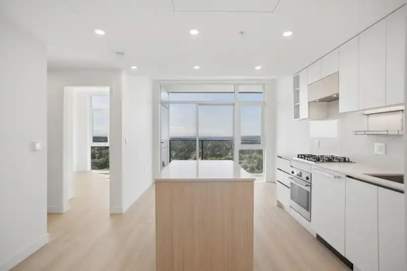 2305 13573 98A AVENUE - photo 1 of 14