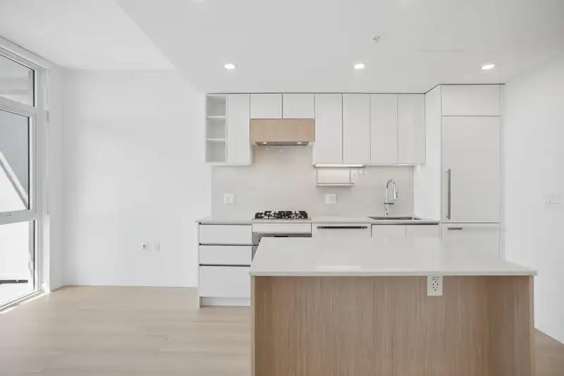 2305 13573 98A AVENUE - photo 2 of 14
