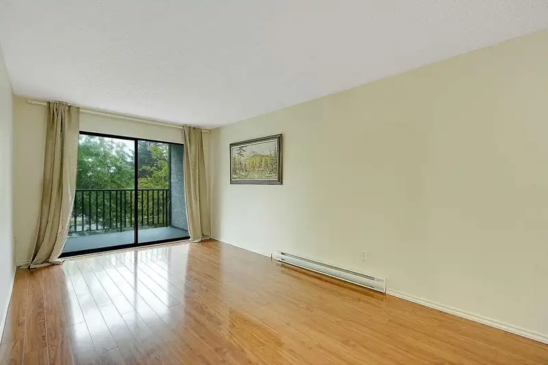 215 9952 149 STREET - photo 3 of 29