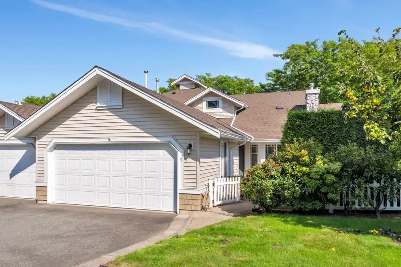 7 6488 168 STREET - photo 2 of 39