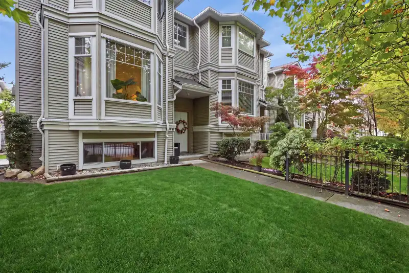 6556 121 STREET - photo 1 of 40