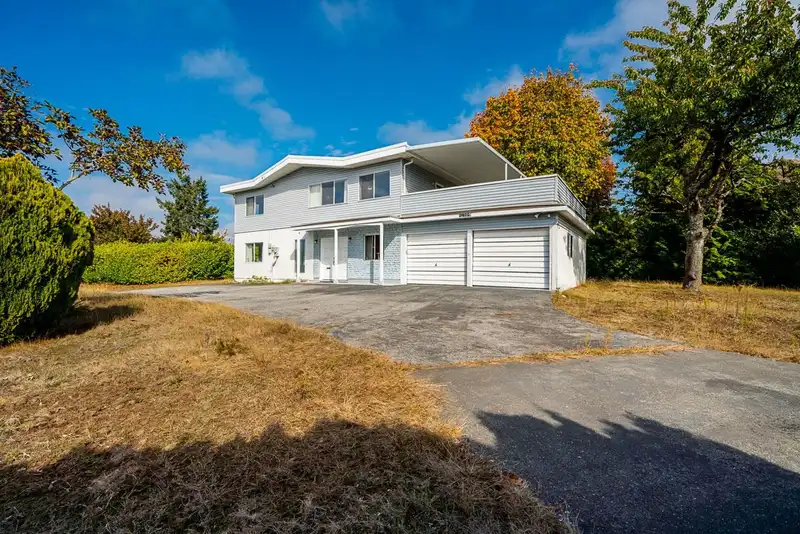 12209 64 AVENUE - photo 4 of 25