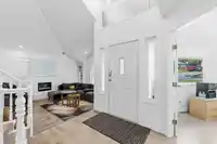 16176 78B AVENUE - thumbnail 3