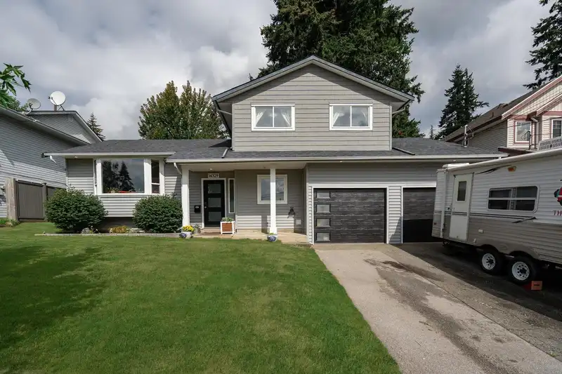 14329 68 AVENUE - photo 2 of 21