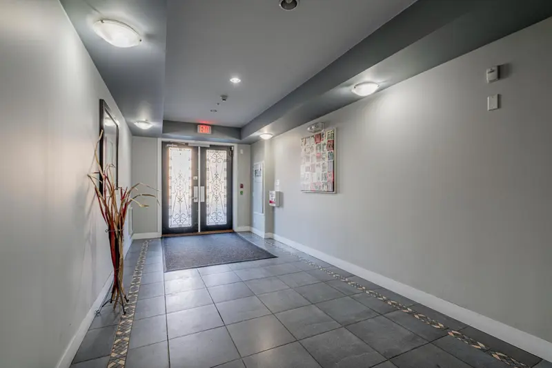 203 1988 SUFFOLK AVENUE - photo 4 of 24