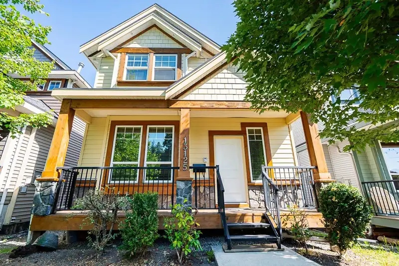 13125 108 AVENUE - photo 3 of 39