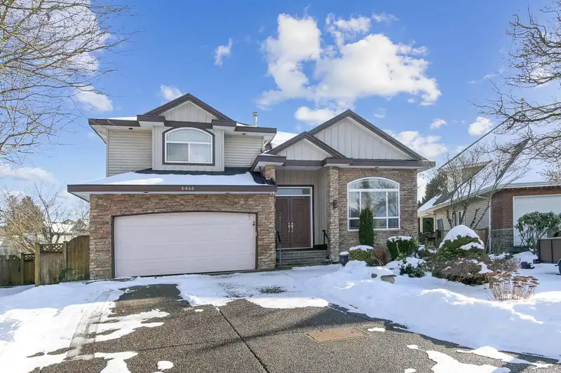 6466 189 STREET - photo 2 of 40