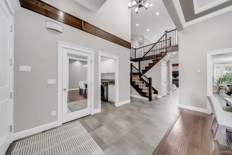 15688 92 AVENUE - photo 4 of 40
