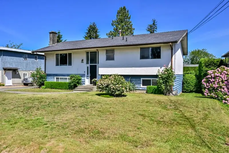 13095 103A AVENUE - photo 1 of 33