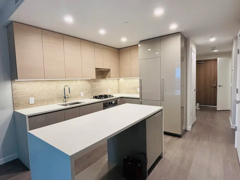 2804 4168 LOUGHEED HIGHWAY - photo 2 of 25