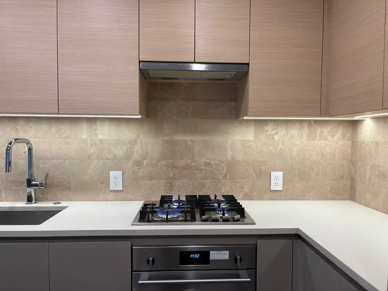 2804 4168 LOUGHEED HIGHWAY - photo 3 of 25