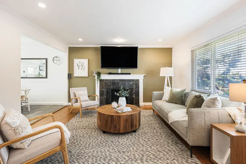 8326 ROYAL OAK AVENUE - photo 2 of 25