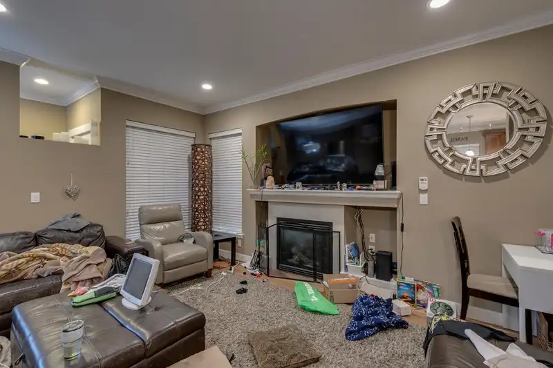 18913 67A AVENUE - photo 3 of 38