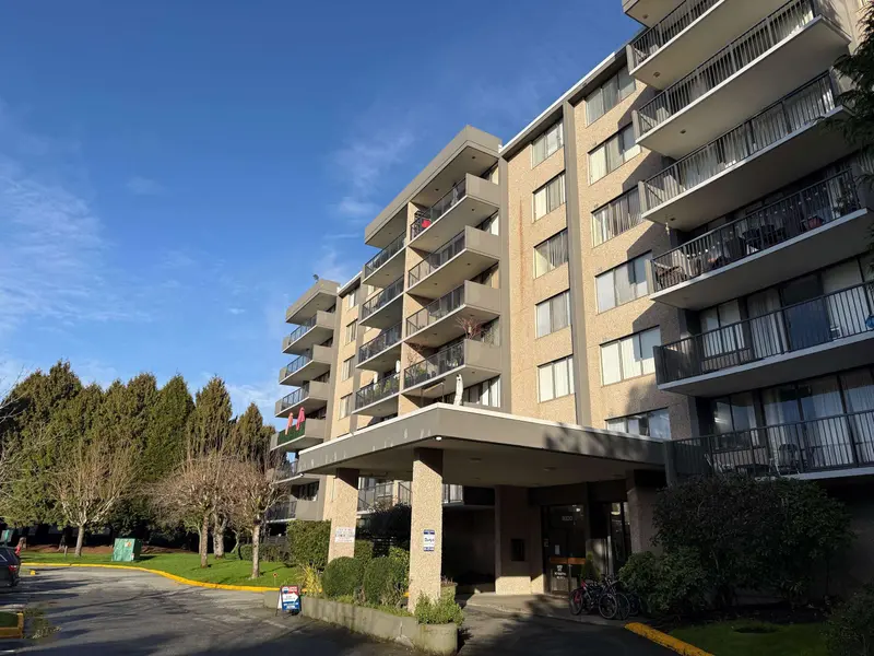 302 9320 PARKSVILLE DRIVE - photo 2 of 24