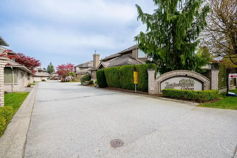 44 8560 162 STREET - photo 2 of 40