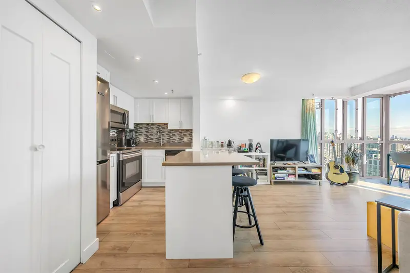 2404 1188 HOWE STREET - photo 2 of 23