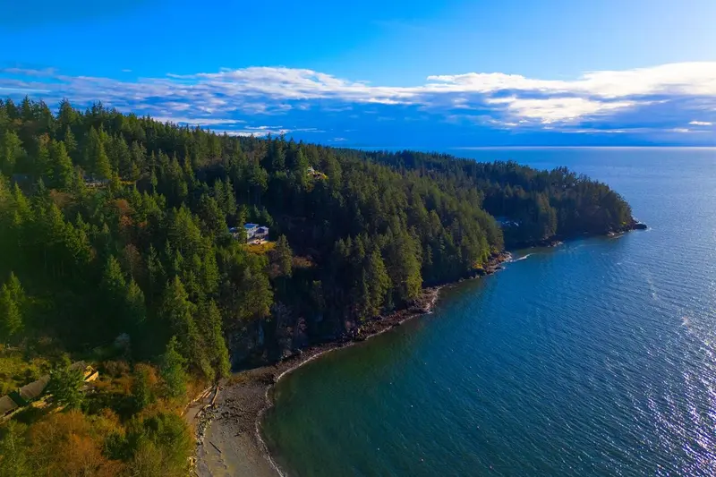 1670 WHITESAILS DRIVE - photo 2 of 25