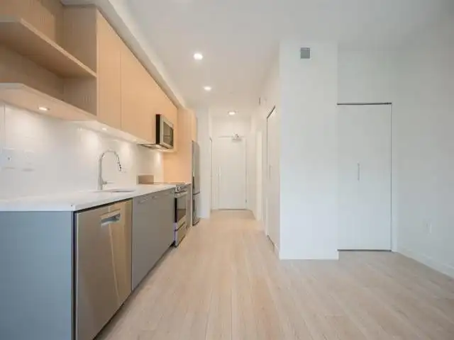 615 10777 138 STREET - photo 4 of 11