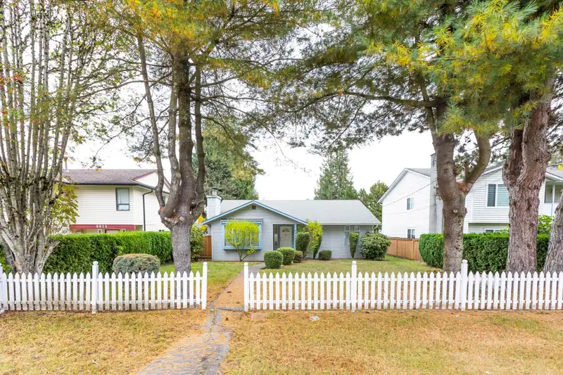 9820 156 STREET - photo 1 of 40