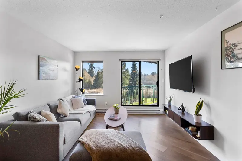 215 20454 53 AVENUE - photo 1 of 25