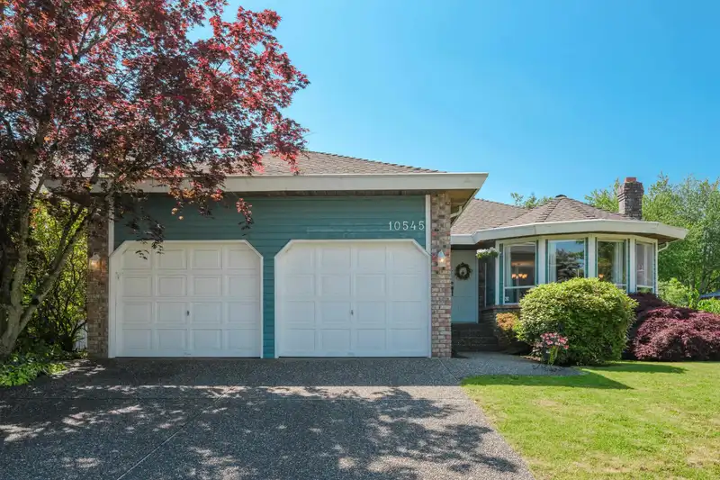 10545 E GLENWOOD CRESCENT - photo 2 of 35