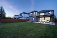 9483 162A STREET - thumbnail 4