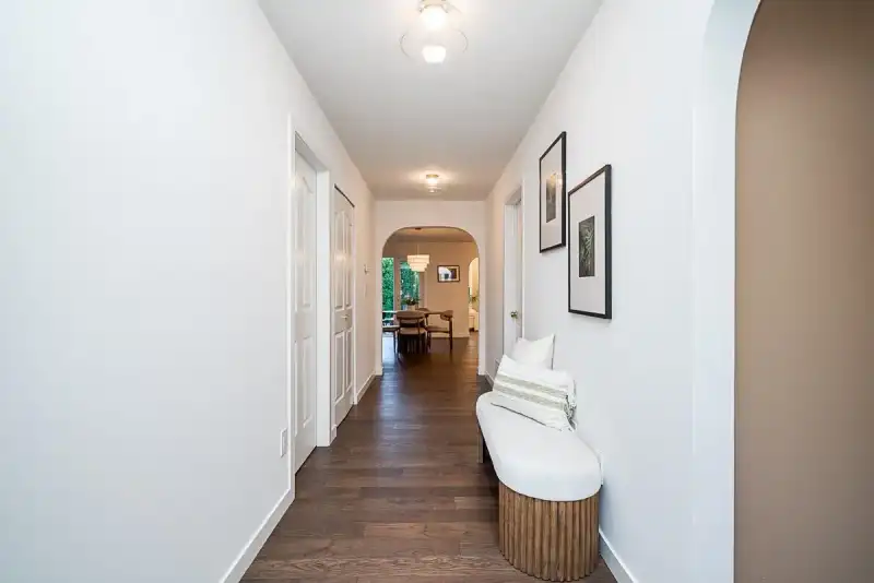 15512 112 AVENUE - photo 3 of 25