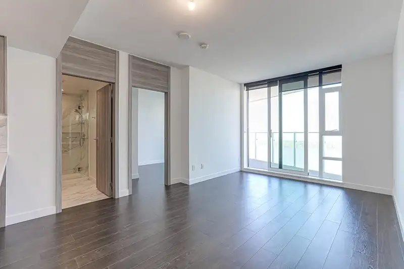 3403 9887 WHALLEY BOULEVARD - photo 3 of 38