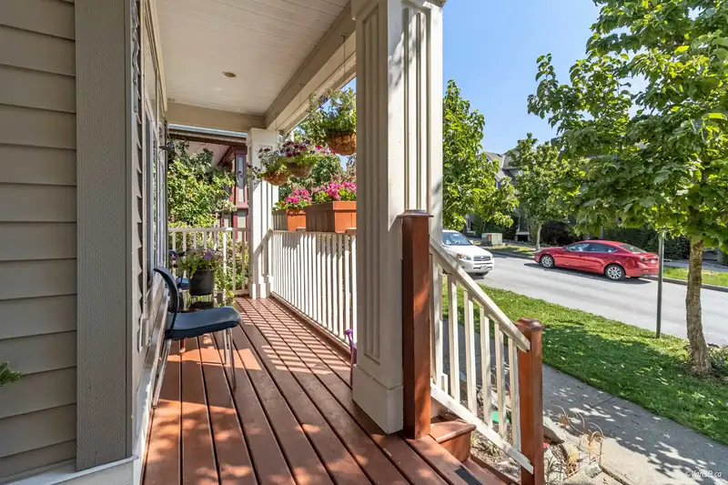6621 192A STREET - photo 3 of 35