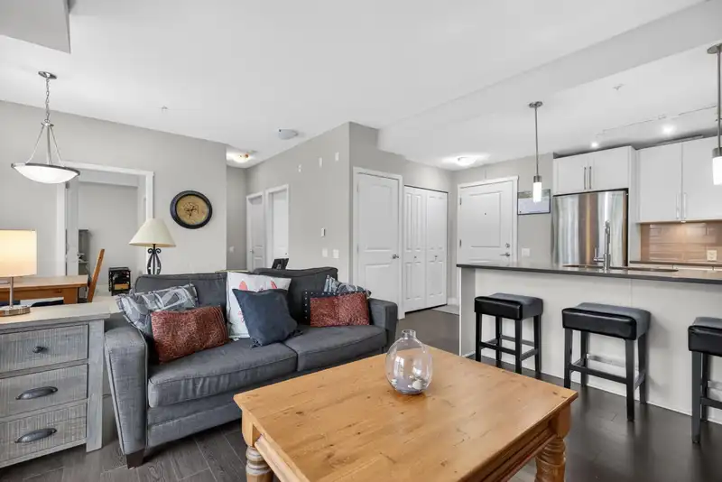 312 14358 60 AVENUE - photo 1 of 32