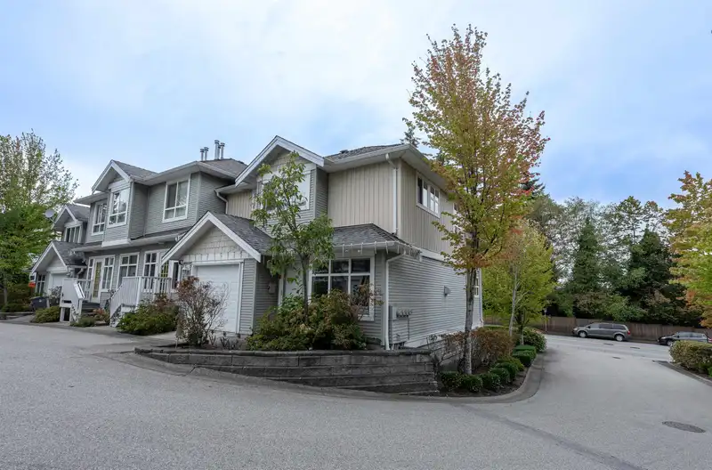 1 12128 68 AVENUE - photo 1 of 22