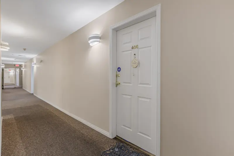 406 13727 74 AVENUE - photo 4 of 25