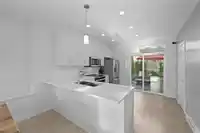 7 14555 68 AVENUE - thumbnail 9