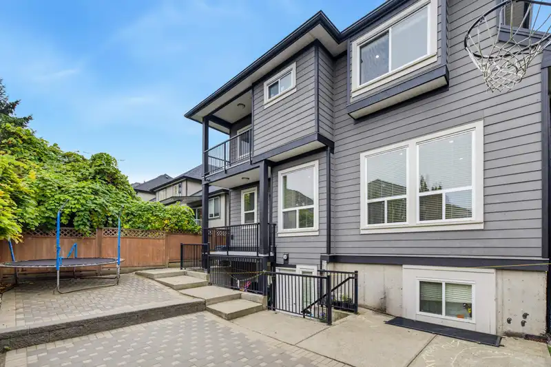 7560 146 STREET - photo 1 of 1