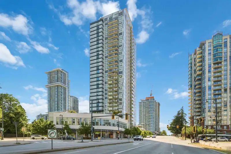 3301 13398 104 AVENUE - photo 1 of 36