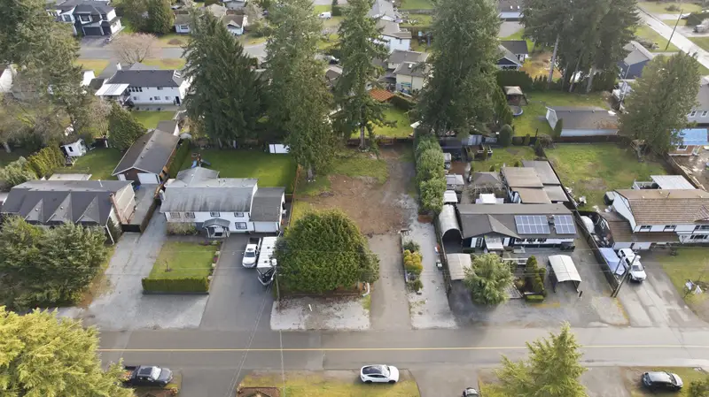 3940 205B STREET - photo 2 of 4