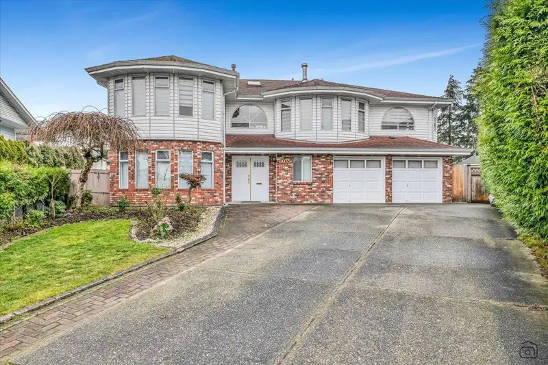 8035 123 STREET - photo 1 of 26