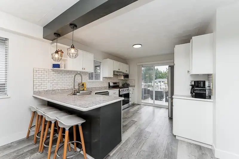 10065 128 STREET - photo 1 of 30