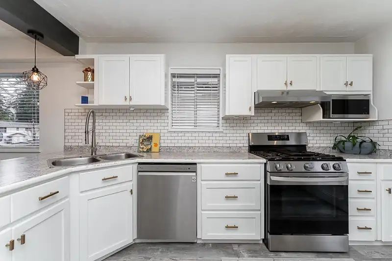 10065 128 STREET - photo 2 of 30