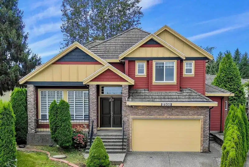 16202 96A AVENUE - photo 1 of 40