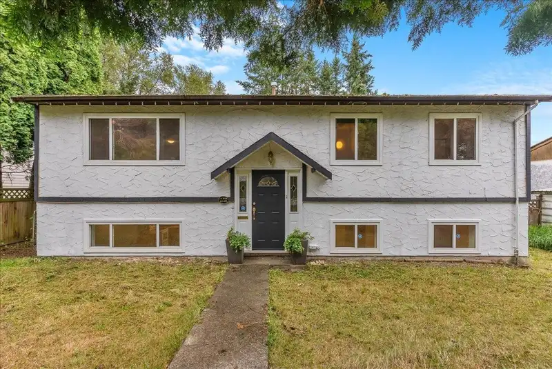 14888 88 AVENUE - photo 1 of 26