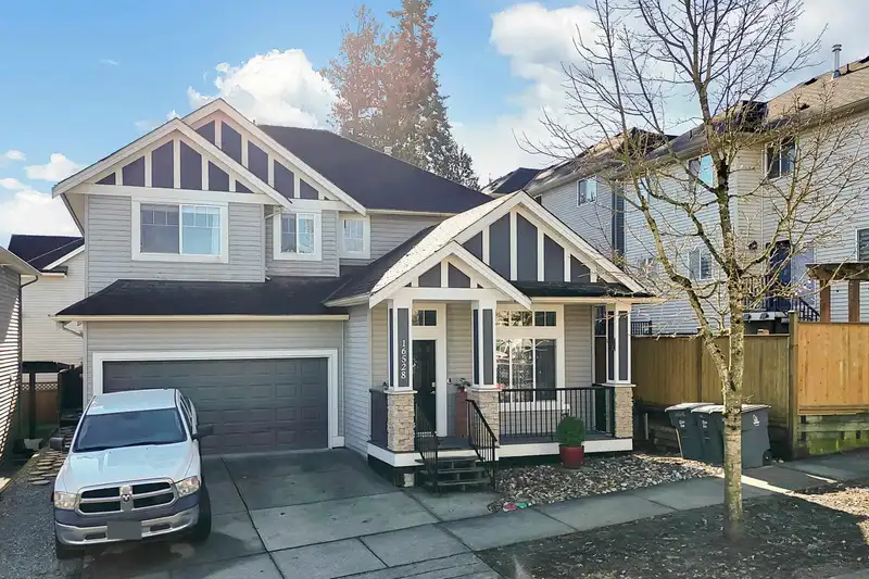 16528 59A AVENUE - photo 2 of 25