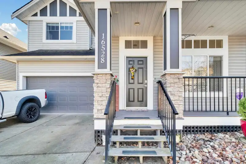16528 59A AVENUE - photo 3 of 25