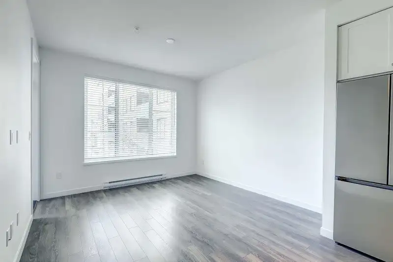 215 15825 85 AVE AVENUE - photo 4 of 32