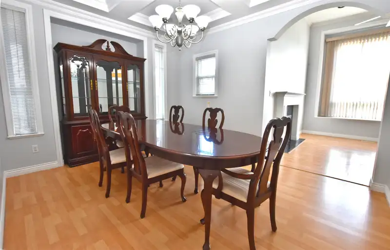 14858 74 AVENUE - photo 3 of 25
