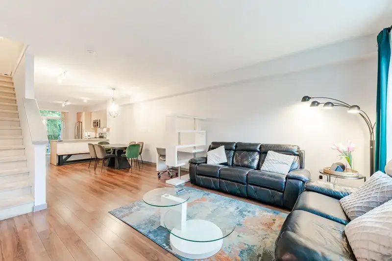 142 14833 61 AVENUE - photo 4 of 27