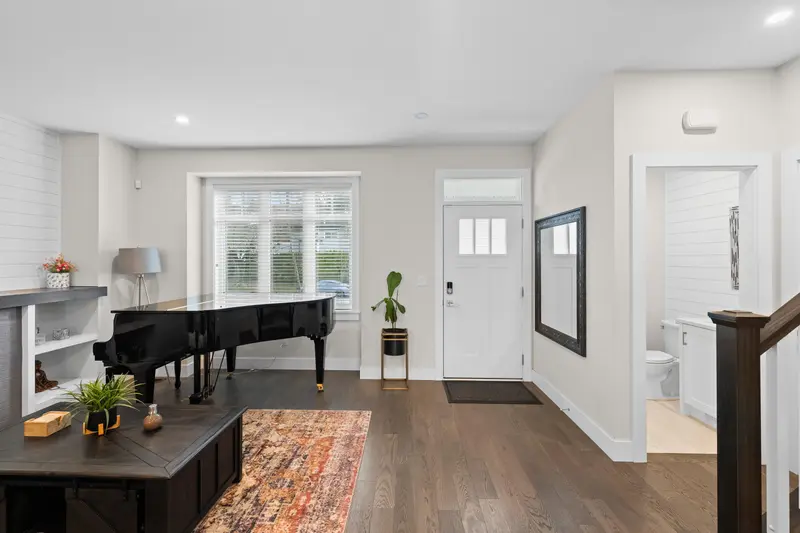 9 34121 GEORGE FERGUSON WAY - photo 4 of 25