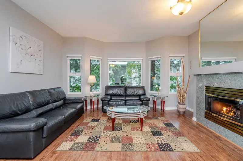 10 10340 156 STREET - photo 4 of 25