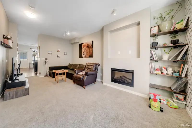 14 6956 193 STREET - photo 3 of 31